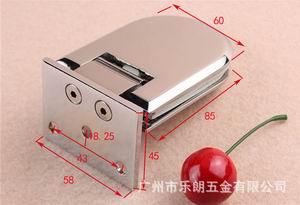 玻璃門(mén)用浴室?jiàn)A
